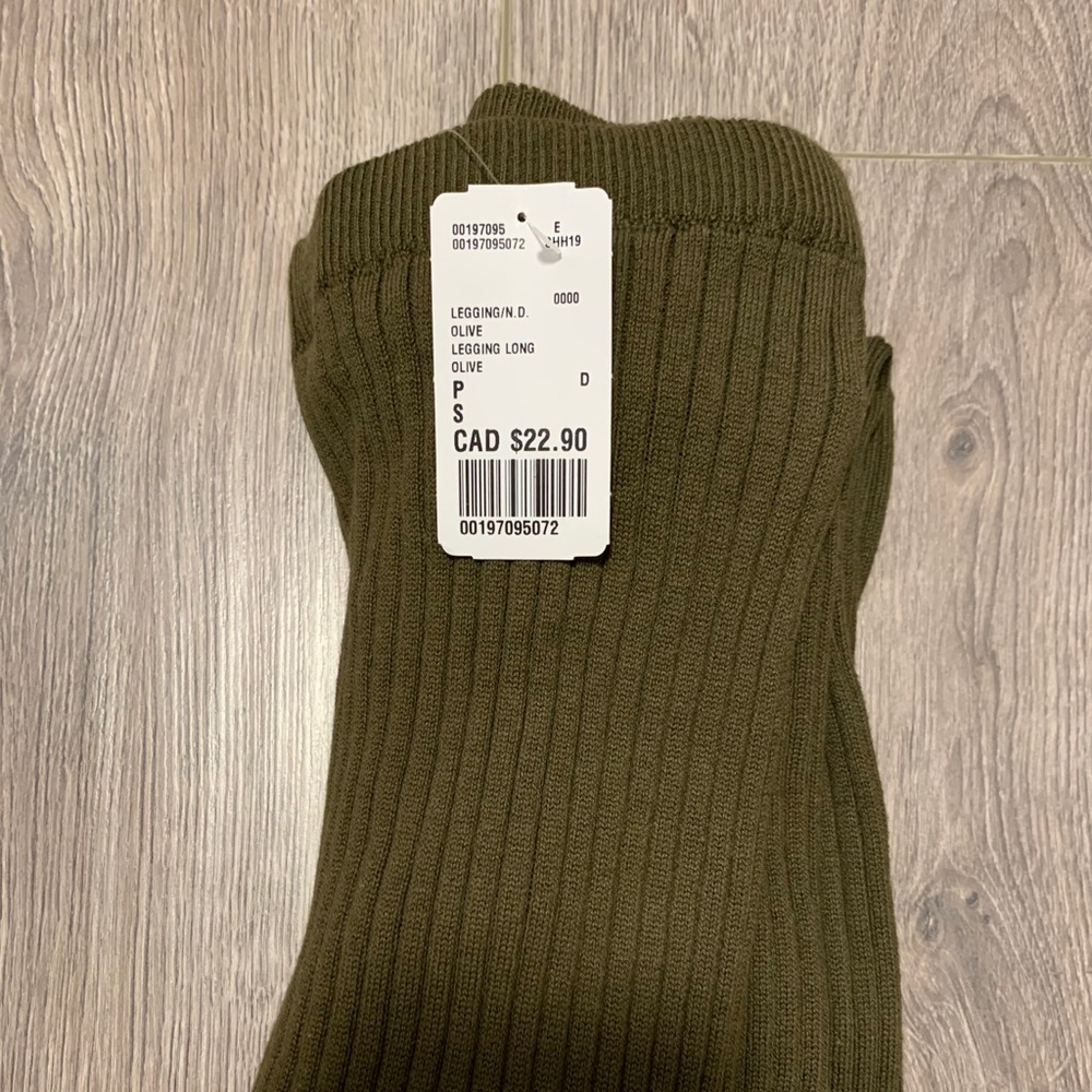 Olive green knit leggings